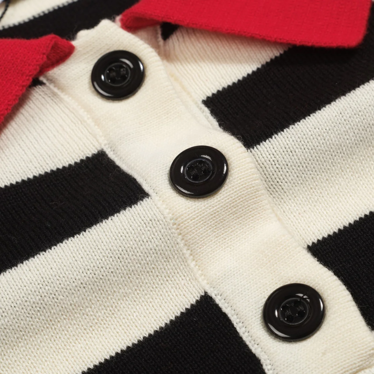 Women's red vintage striped bubble sleeve knitted polo - Image 5