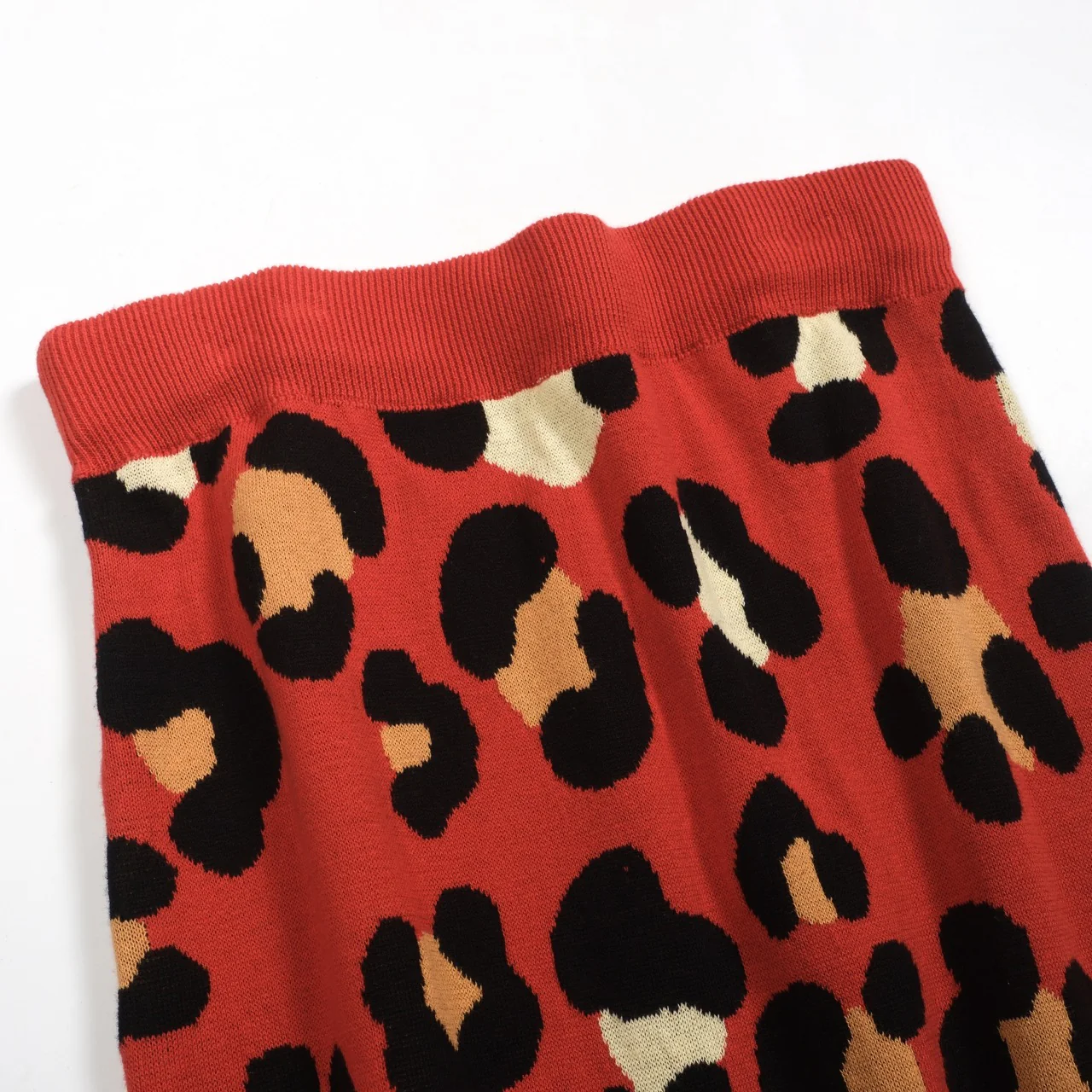 Women's red vintage tiger knit top and skirt set - Image 13