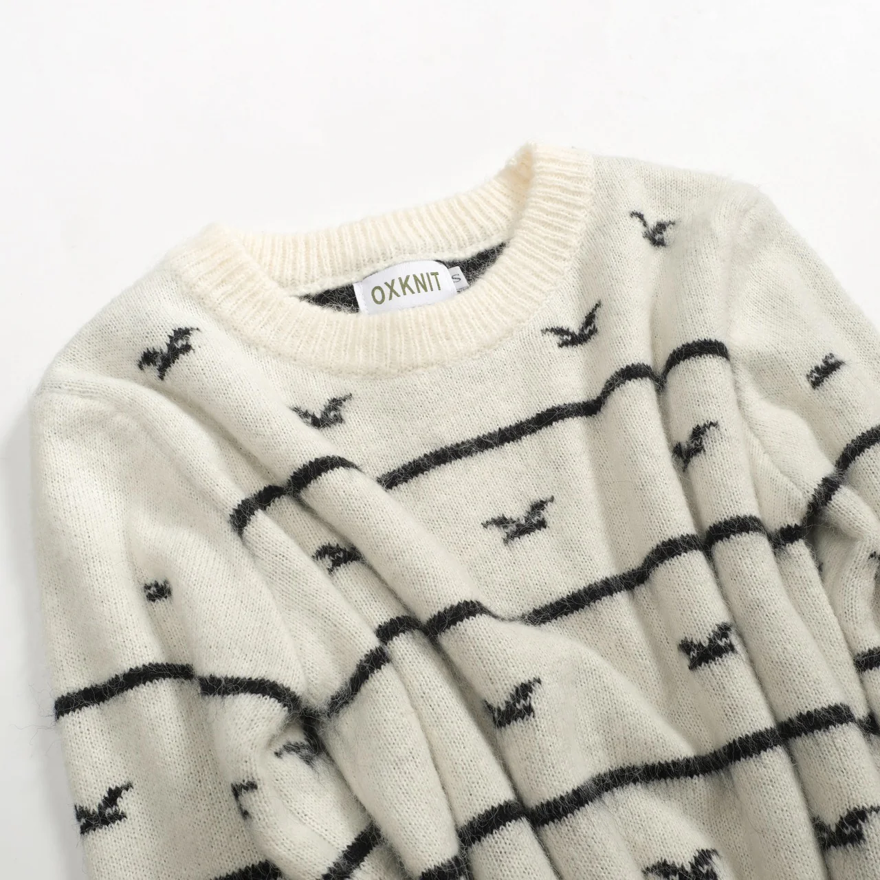 Women's retro striped seagull knitwear - Cropped length - Image 9