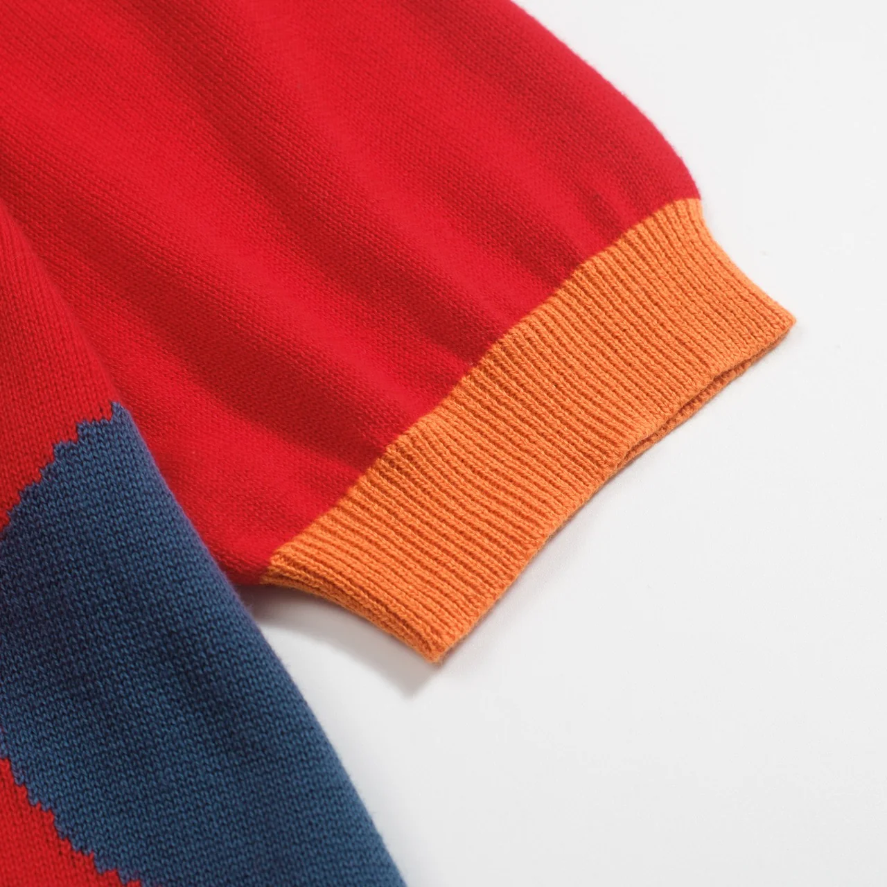 Women's vintage red style V-neck knitted polo shirt - Image 5