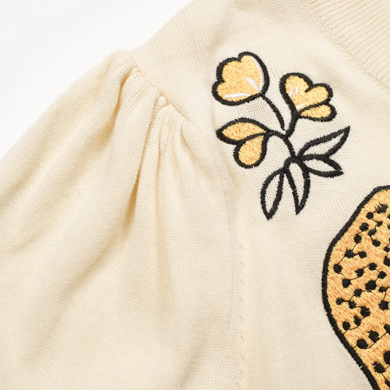 Women's white apricot cheetah embroidered bubble sleeve knitwear - Image 5