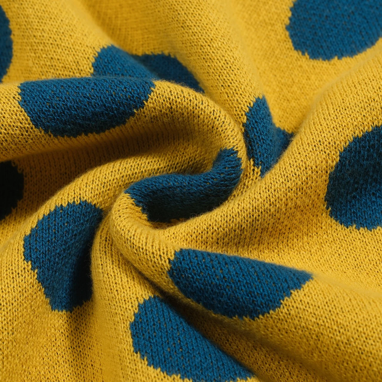 Women's yellow polka dot jacquard puffed sleeve knitted cardigan - Image 10